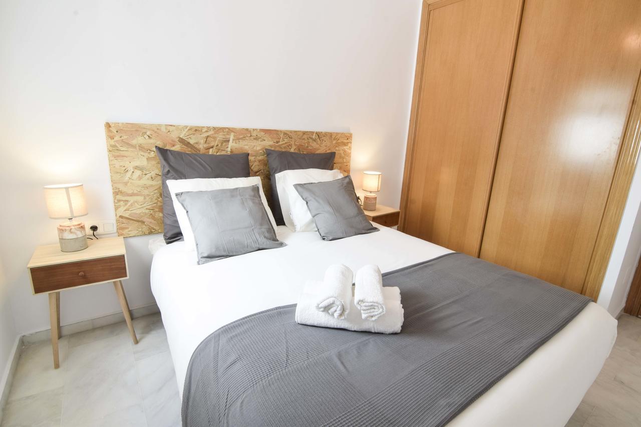 P&P Apartaments Carrera De Capuchinos Malaga Exterior photo