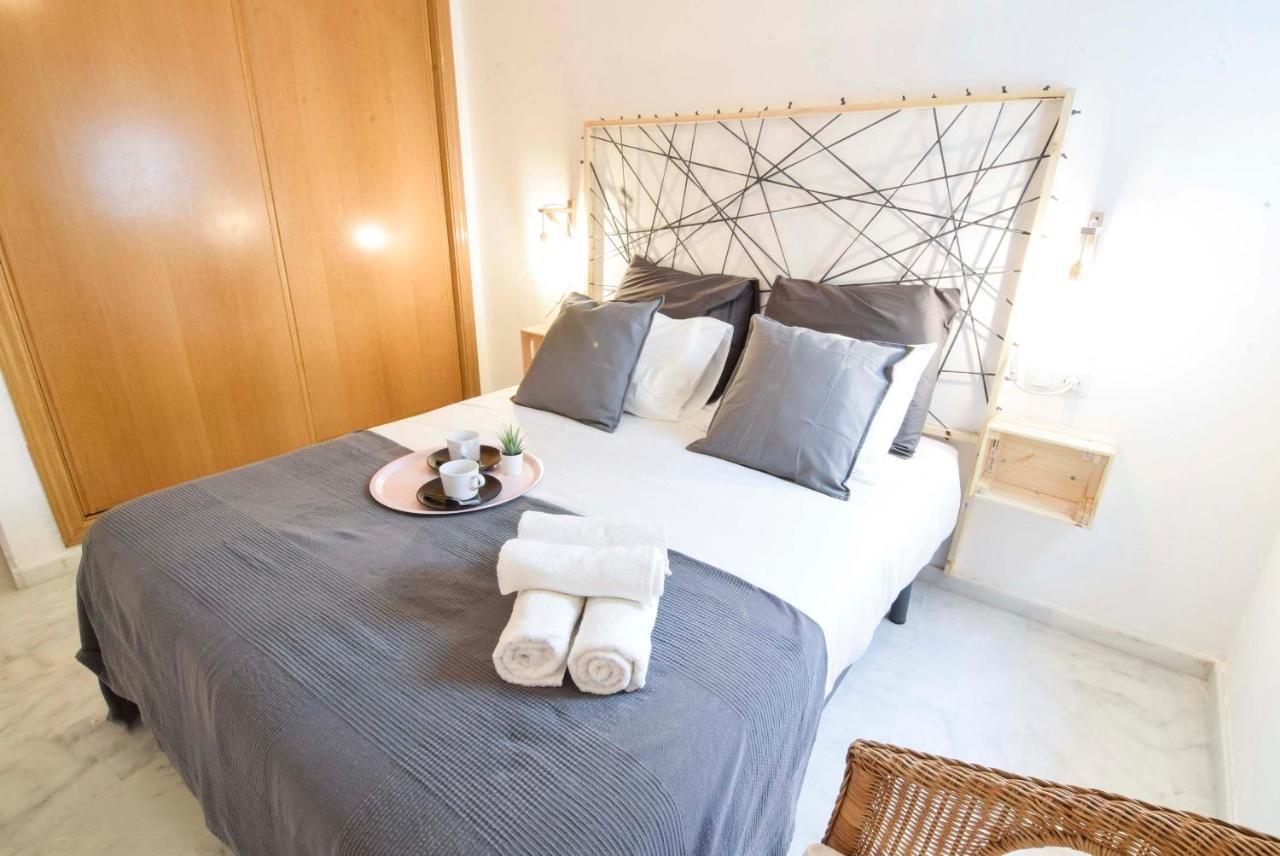 P&P Apartaments Carrera De Capuchinos Malaga Exterior photo