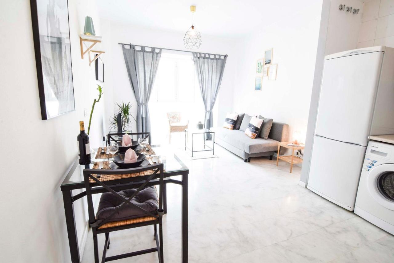 P&P Apartaments Carrera De Capuchinos Malaga Exterior photo